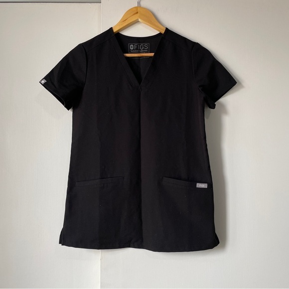Figs Casma Three-Pocket Scrub Top - Picture 2 of 6